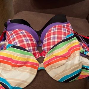 Victoria’s Secret—Lot of 4- bras 36D